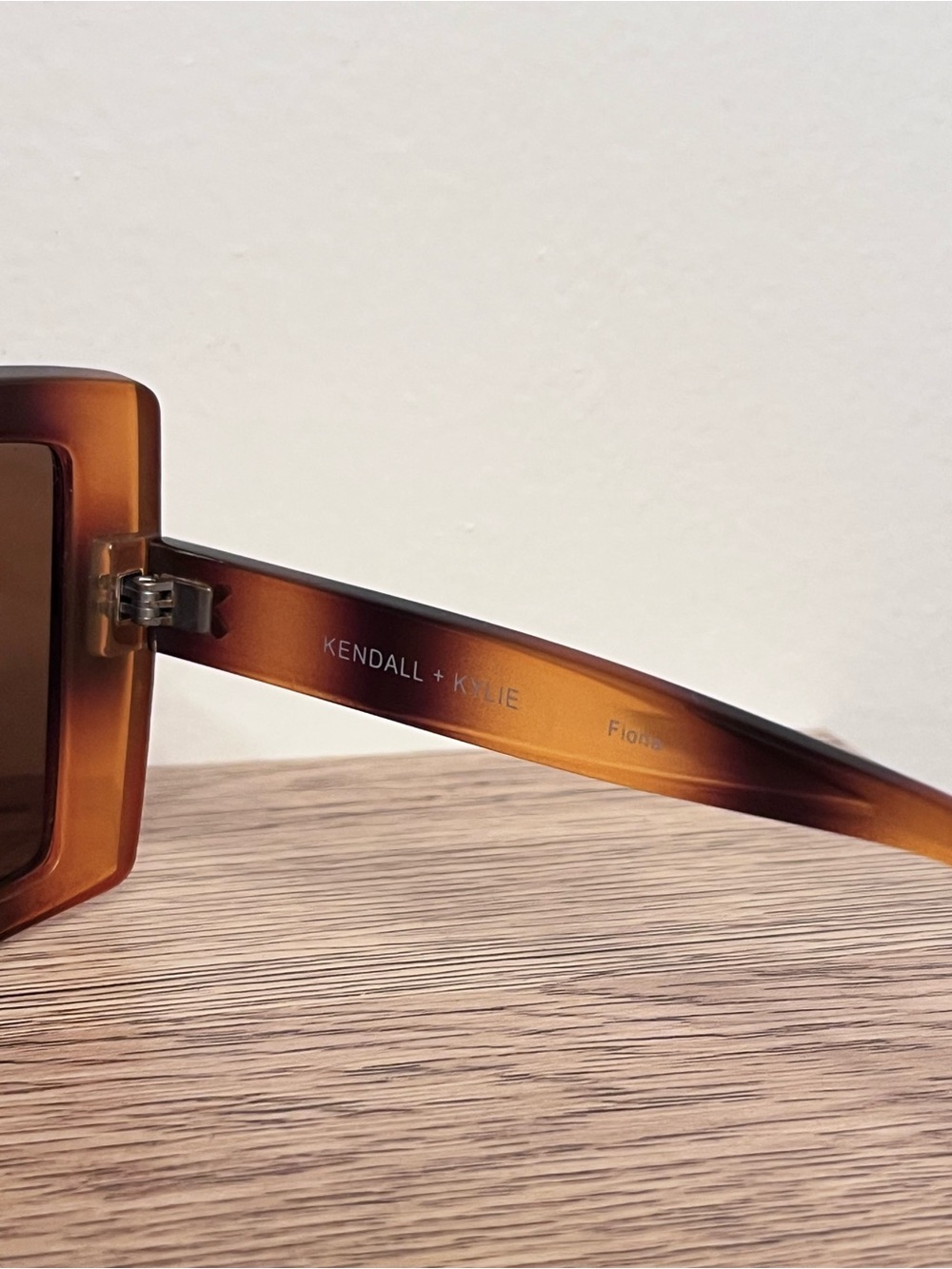 Kendall + Kylie Fiona Square Oversized Statement Sunglasses Brown Lenses - Picture 3 of 5